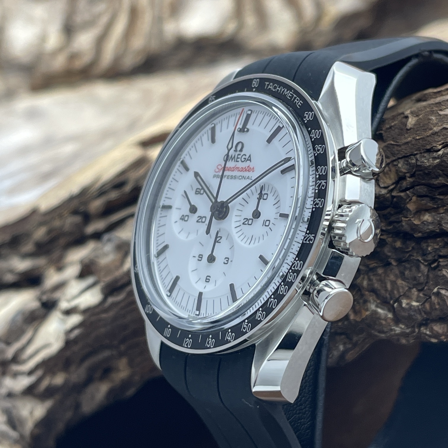 Omega - Speedmaster Professional Moonwatch Saphir - NEUWARE - FULLSET 2026 deutsch - Ref. 31032425004001