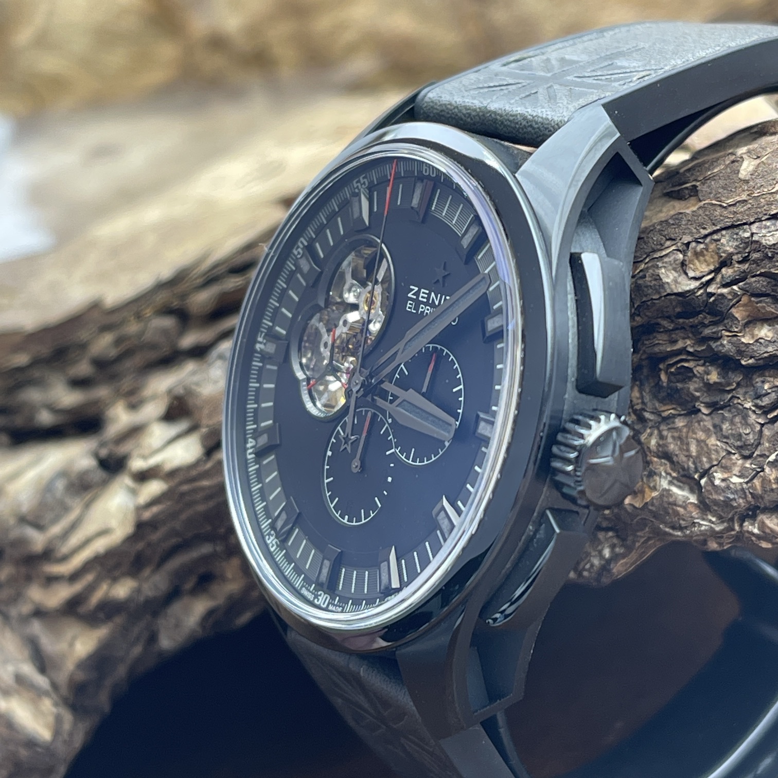 Neue Zenith El Primero Chronomaster 1969 Rolling Stones Ltd., Titan, mattschwart Zifferblatt, Seitenansicht der Uhr, Krone, Fullset