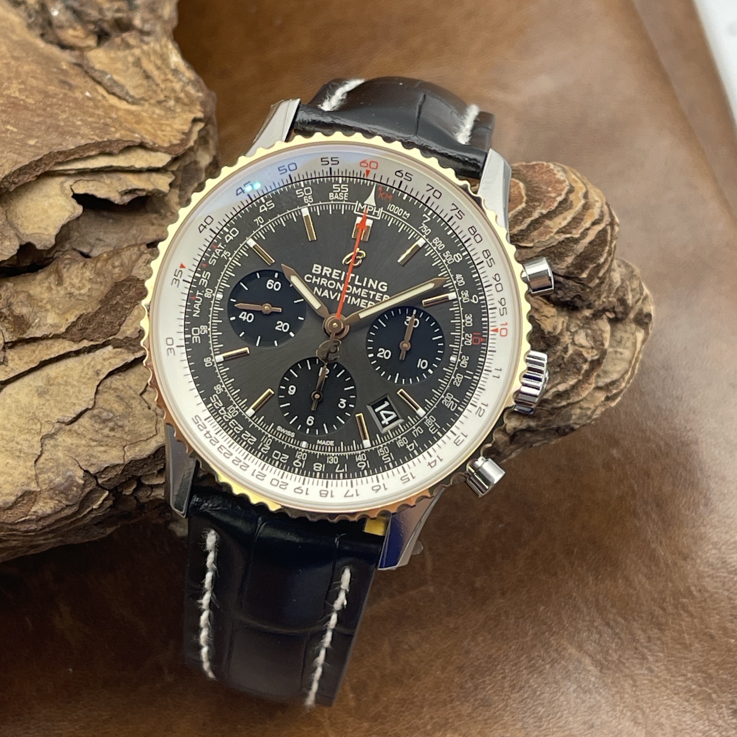 Breitling Navitimer Navitimer B01 Chrono 43 - VERKLEBT - FULLSET 2023 - REF. UB0121 UNGETRAGEN
