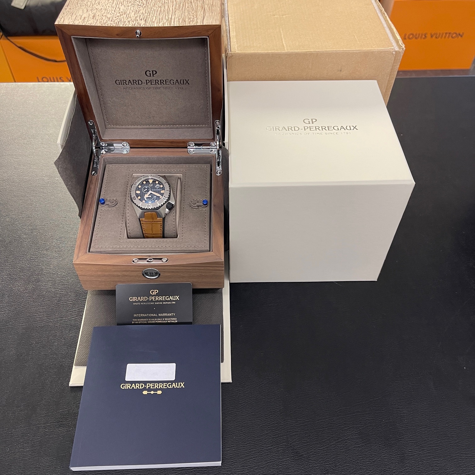 Girard Perregaux - Sea Hawk Vintage - FULLSET 2021 - Ref. 49960-11-636-BBBA