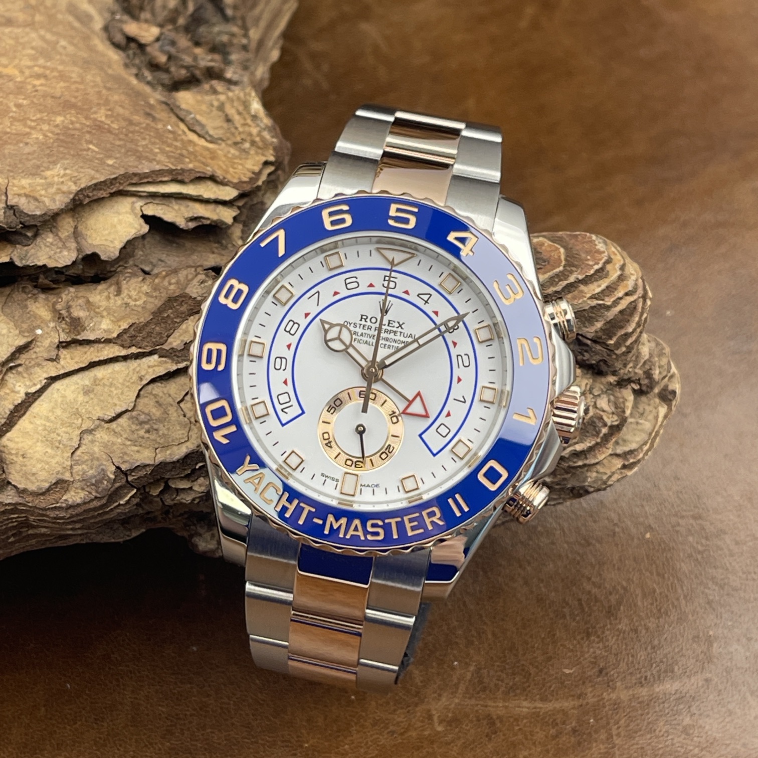 Rolex - Yacht-Master II - Full Set 2017 - Ref. 116681 - Steel & Rose Gold with White Dial in Very Good Condition - Overall View of the Watch