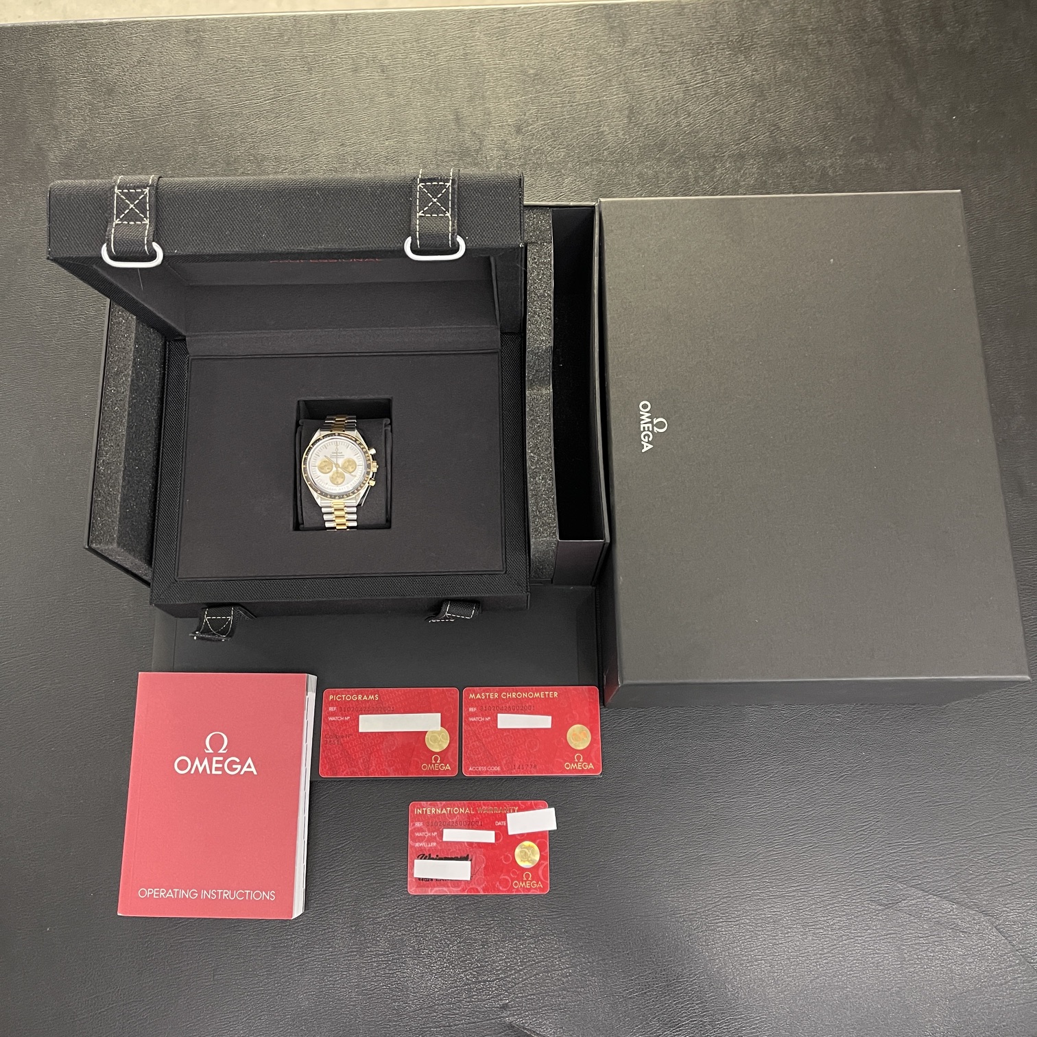 Omega - Speedmaster Professional "Moonshine" - NEUWARE - FULLSET 2026 - Ref. 310.20.42.50.02.001