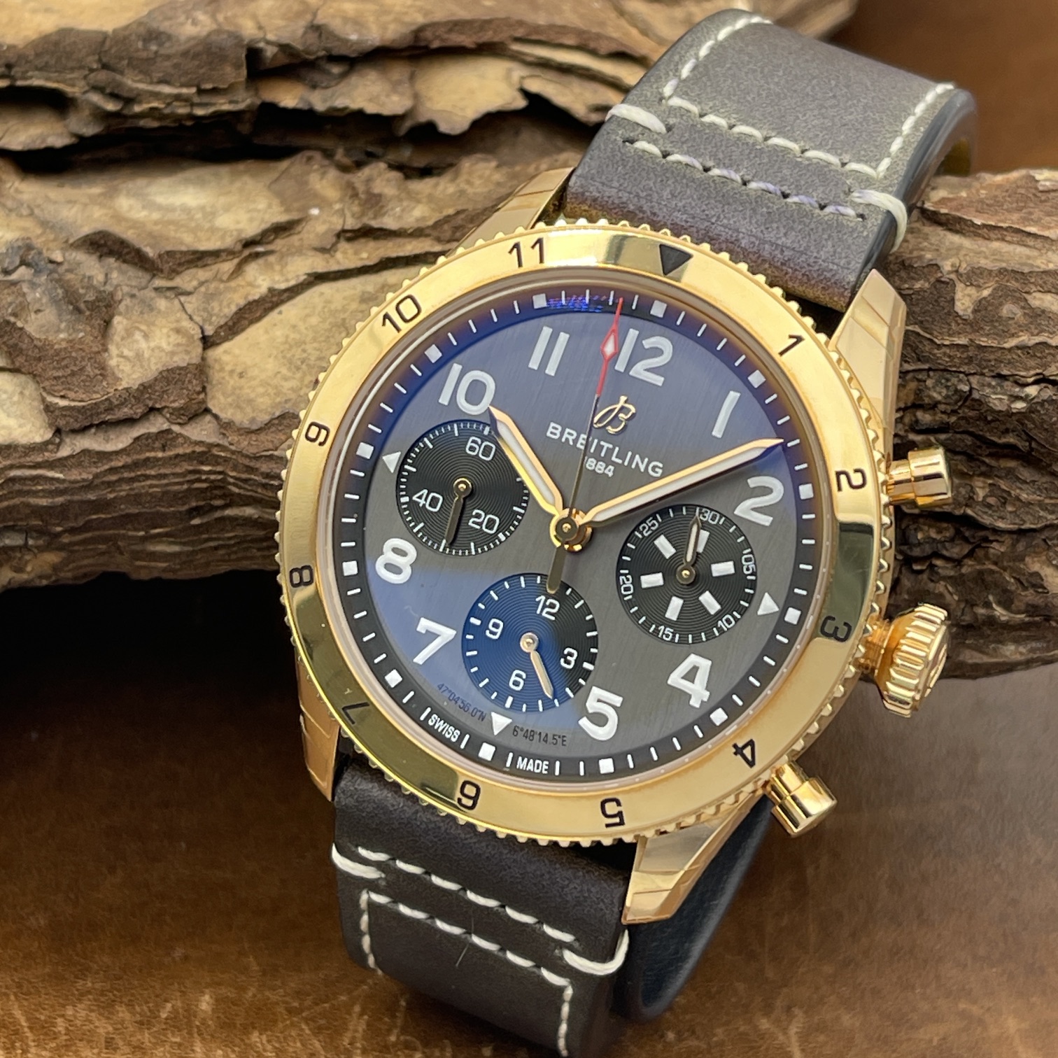 Breitling - Classic Avi Chrono 42 P-51 Mustang Roségold - NEUWARE - FULLSET 2026 - Ref. R233801A1B1X1