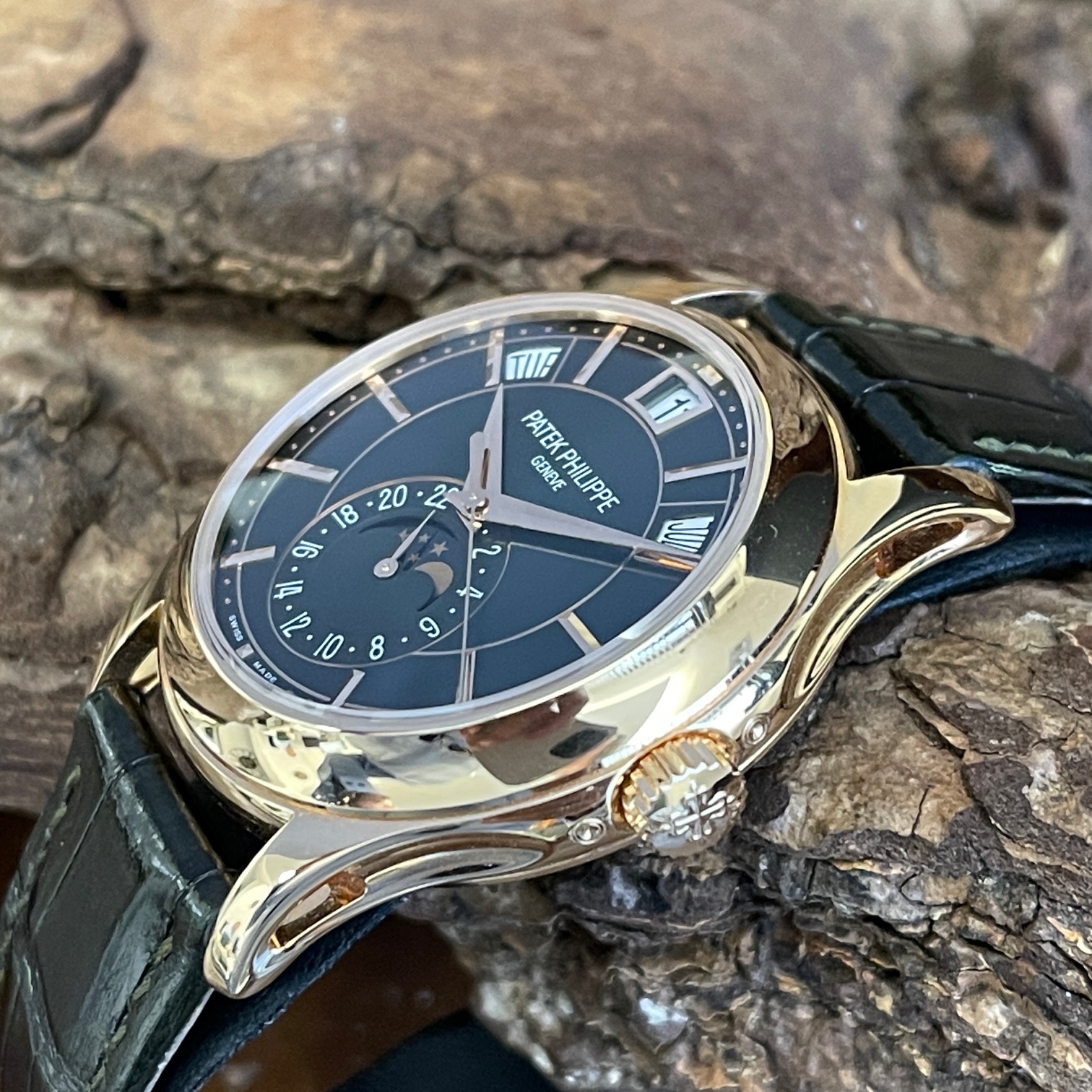 Patek Philippe Annual Calendar - FULL SET 2022 - Ref. 5205R-011