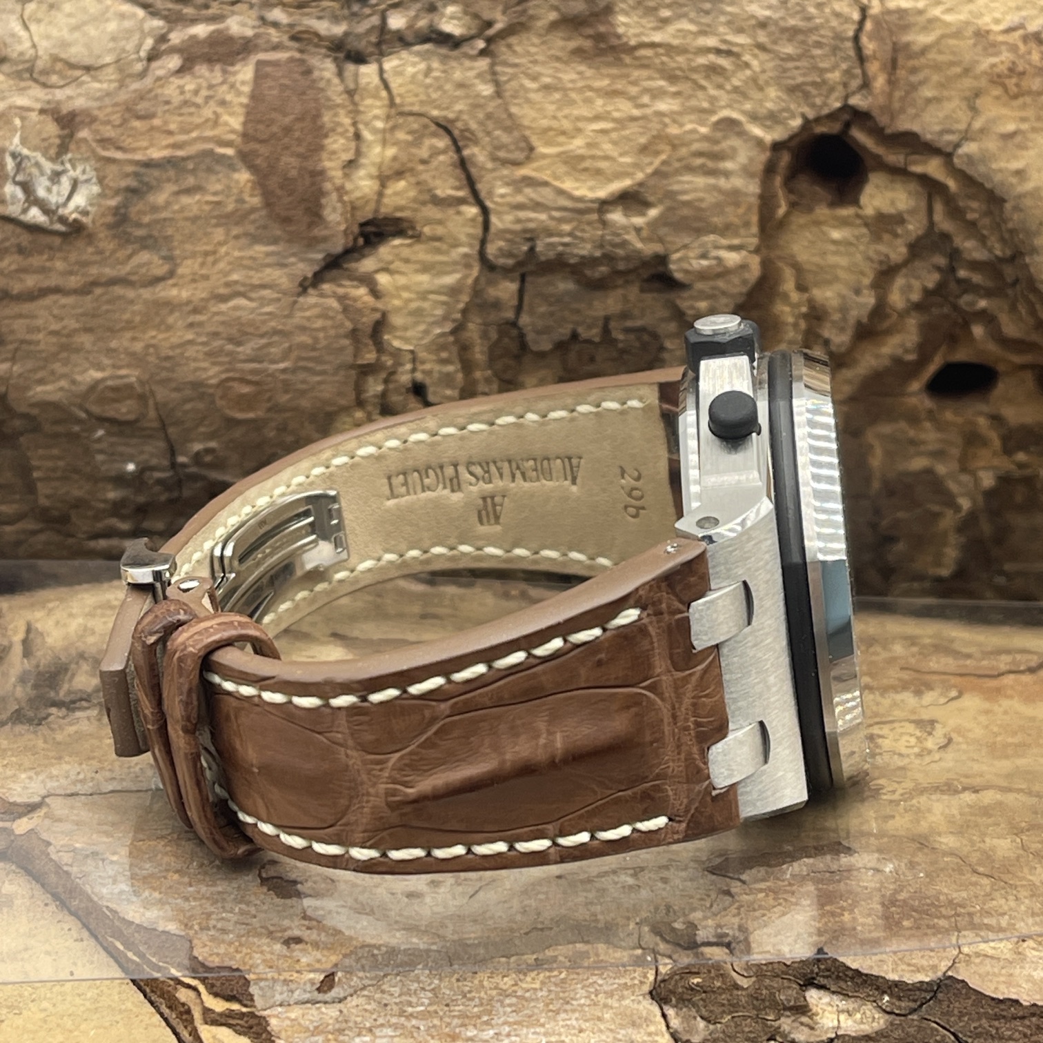 Audemars Piguet - Royal Oak Offshore Chrono Safari - Extract - Ref. 26020ST.OO.D091CR.01.A