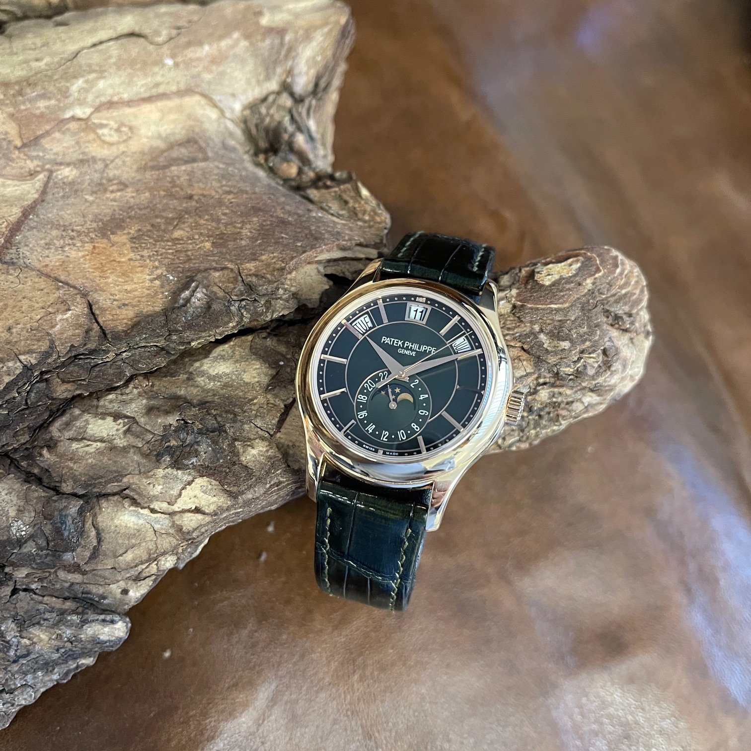 Patek Philippe Annual Calendar - FULL SET 2022 - Ref. 5205R-011