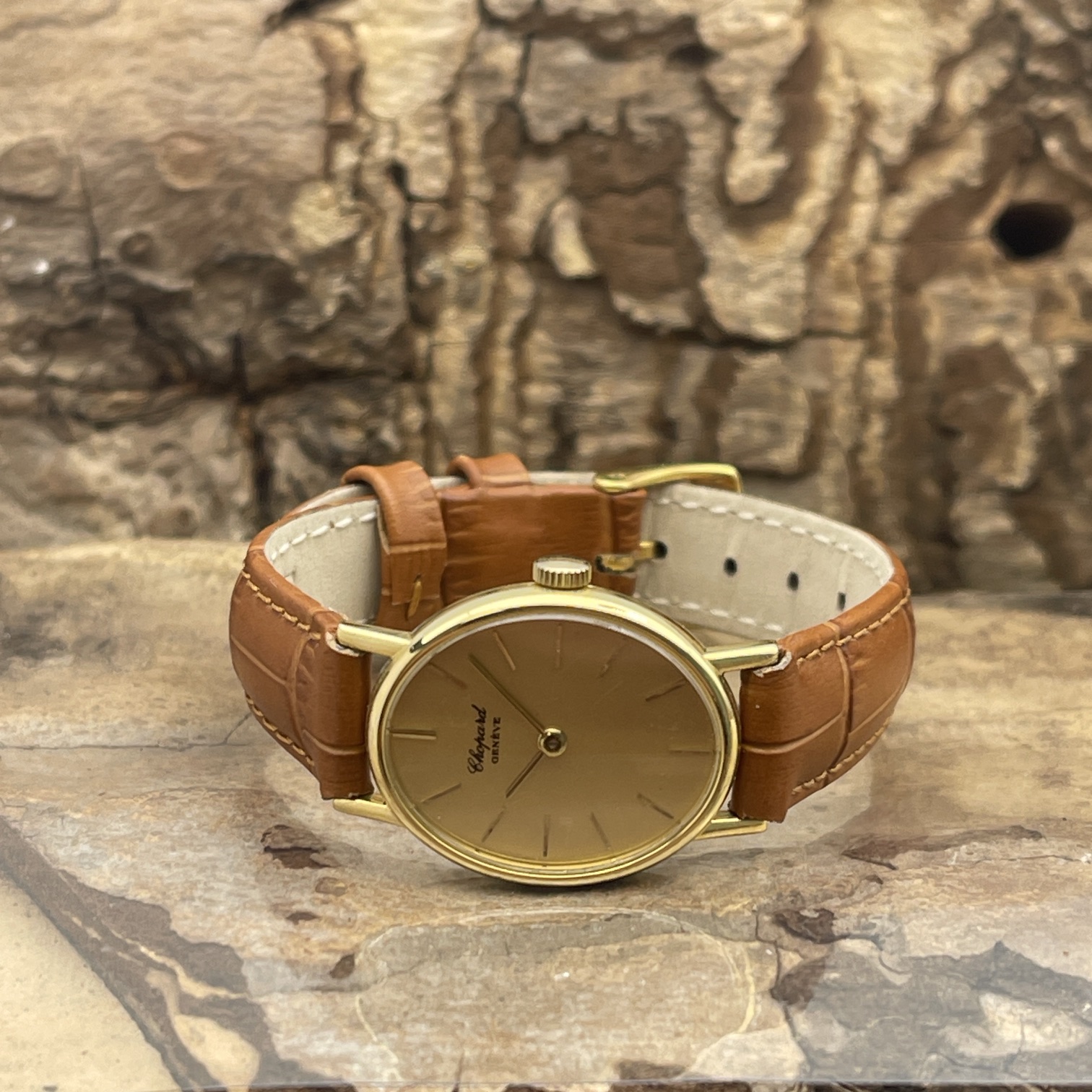 Chopard - Geneve Lady Vintage - Ref. 5125 - 26mm - gelbgoldenes Zifferblatt in sehr guter Zustand - Liegendeansicht der Uhr