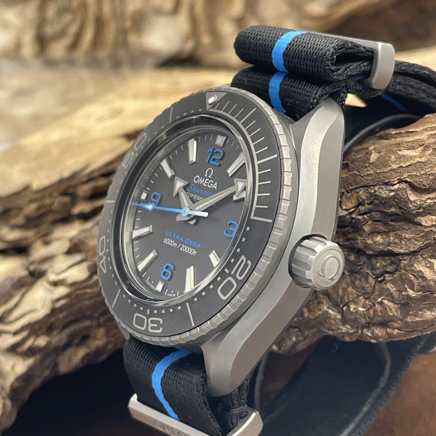 Omega - Seamaster Diver Ultra Deep Titan 6000M - NEUWARE - FULLSET 2026 - Ref. 215.92.46.21.01.001