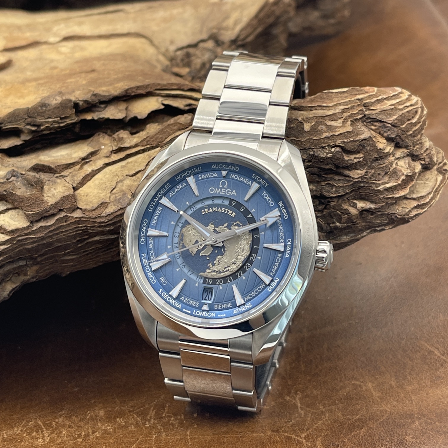 Omega - Seamaster Aqua Terra Worldtimer 43mm - FULL SET 2026 - Ref. 22010432203002