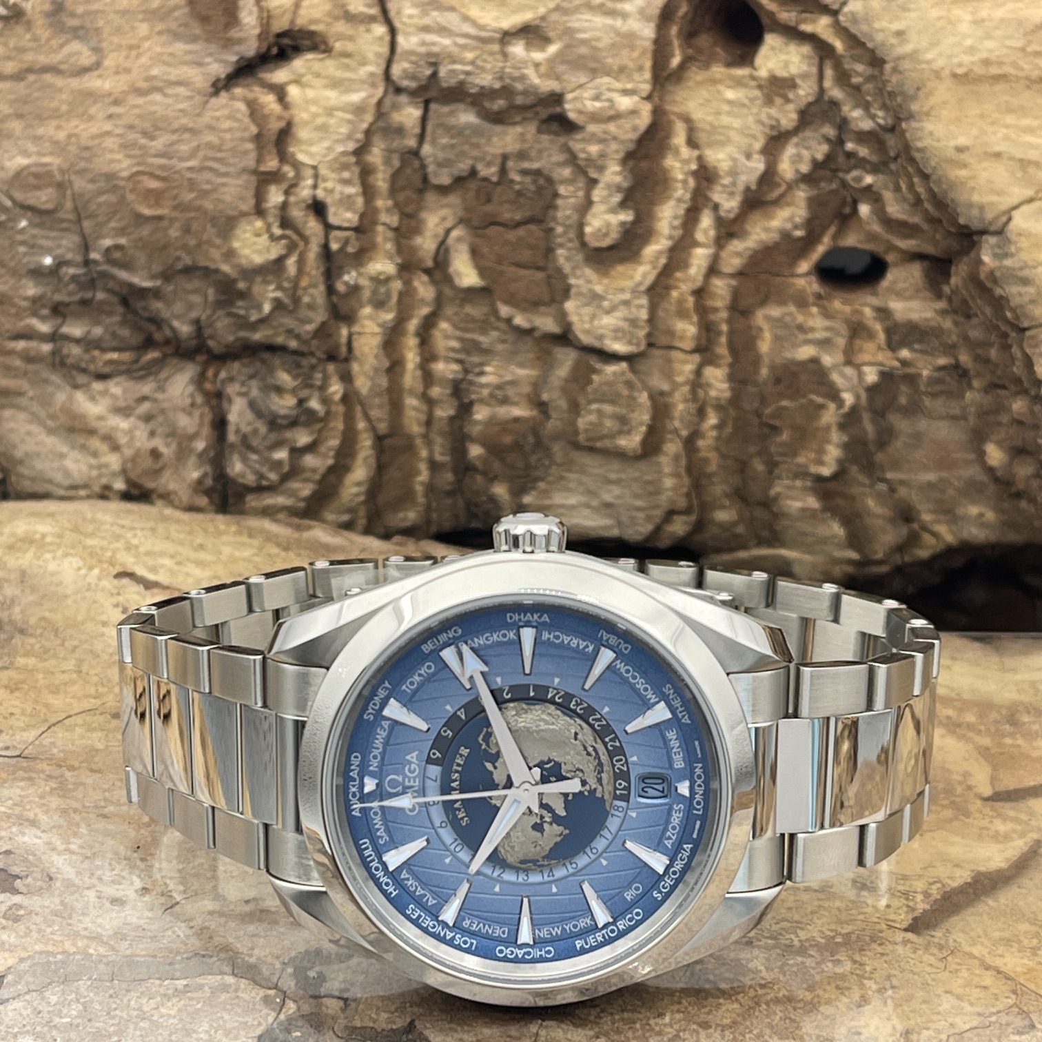 Omega - Seamaster Aqua Terra Worldtimer 43mm - FULL SET 2026 - Ref. 22010432203002