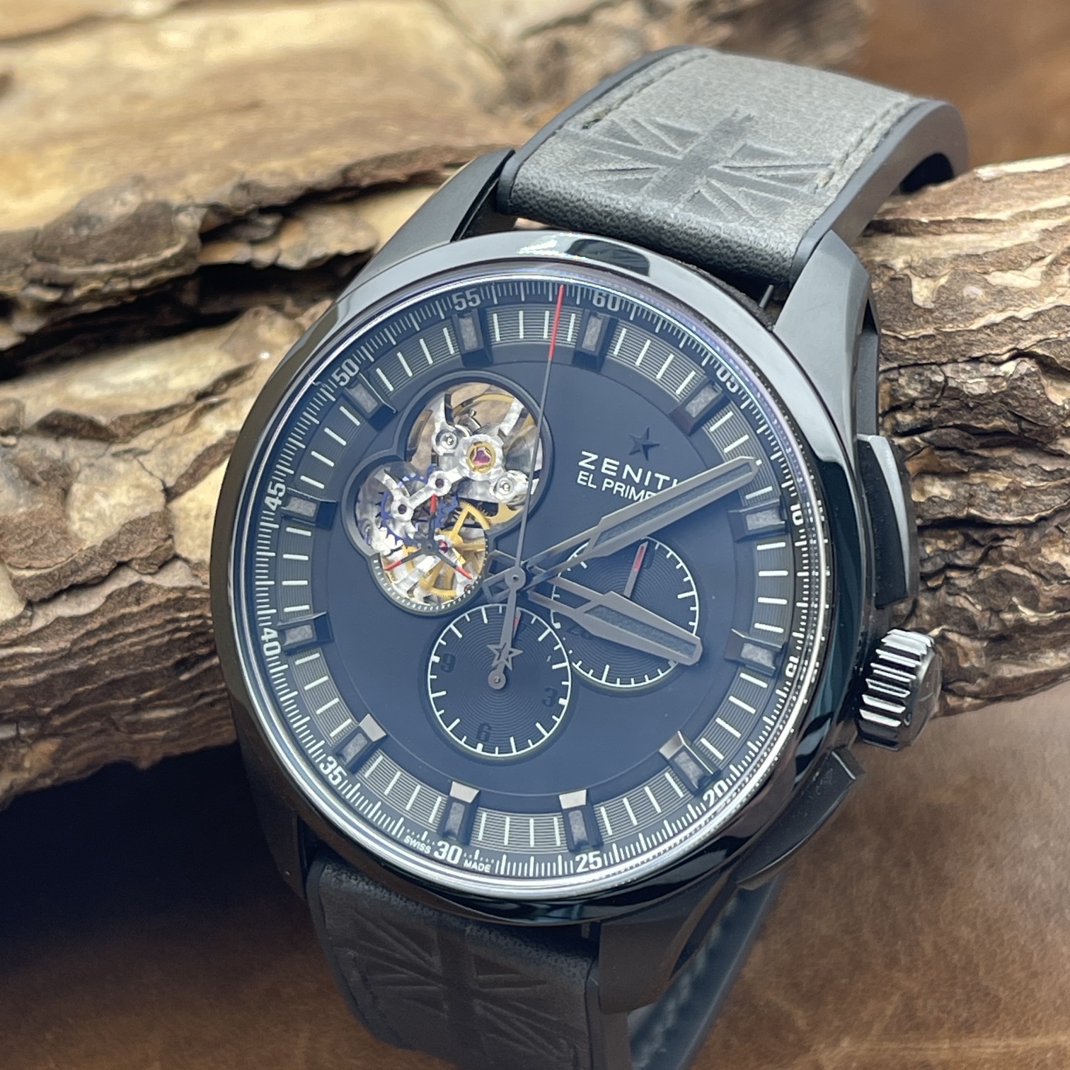 Neue Zenith El Primero Chronomaster 1969 Rolling Stones Ltd., Titan, mattschwart Zifferblatt, Detailansicht der Uhr Fullset