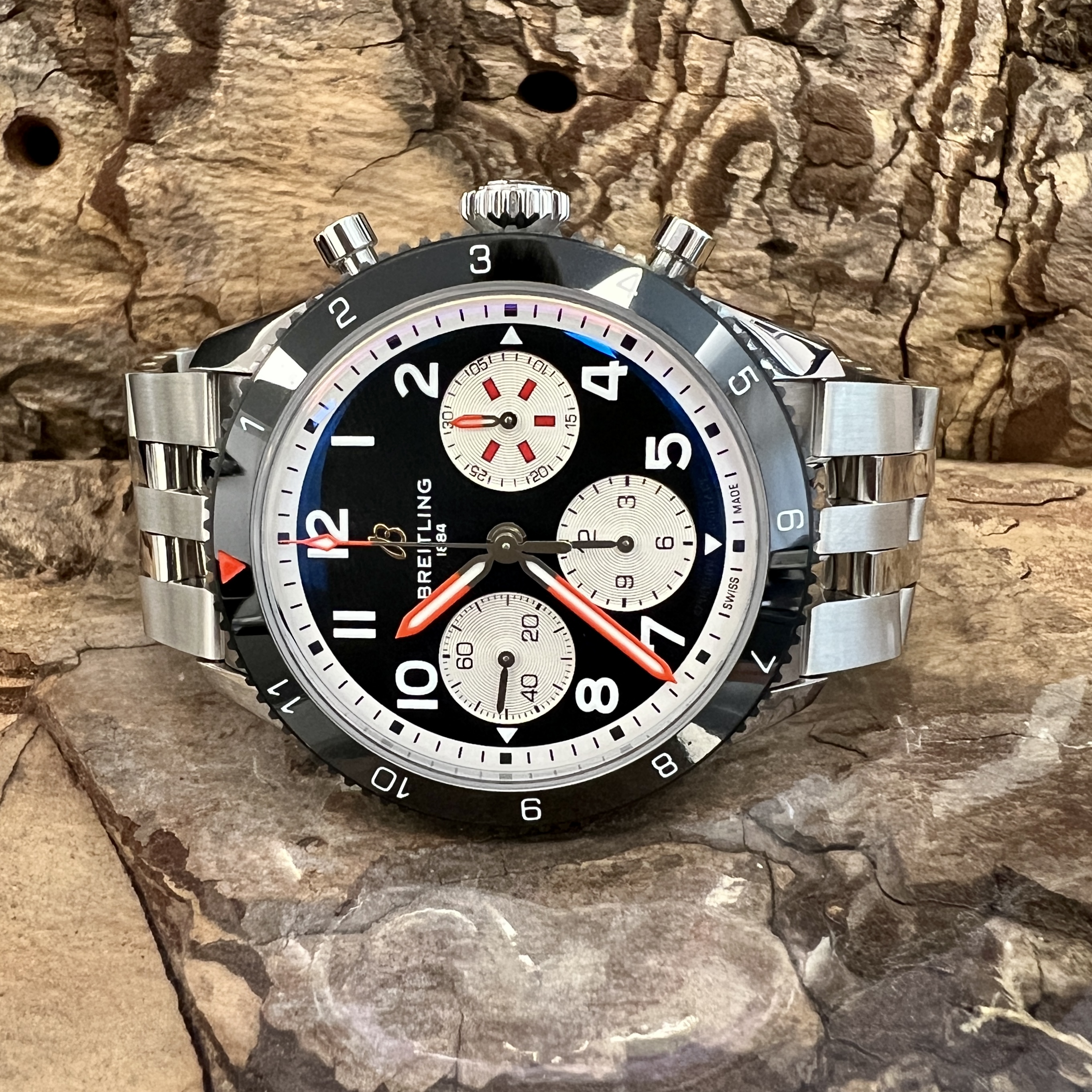 Breitling - Classic AVI Chronograph 42 Mosquito - FULLSET 2023 - Ref. Y23380