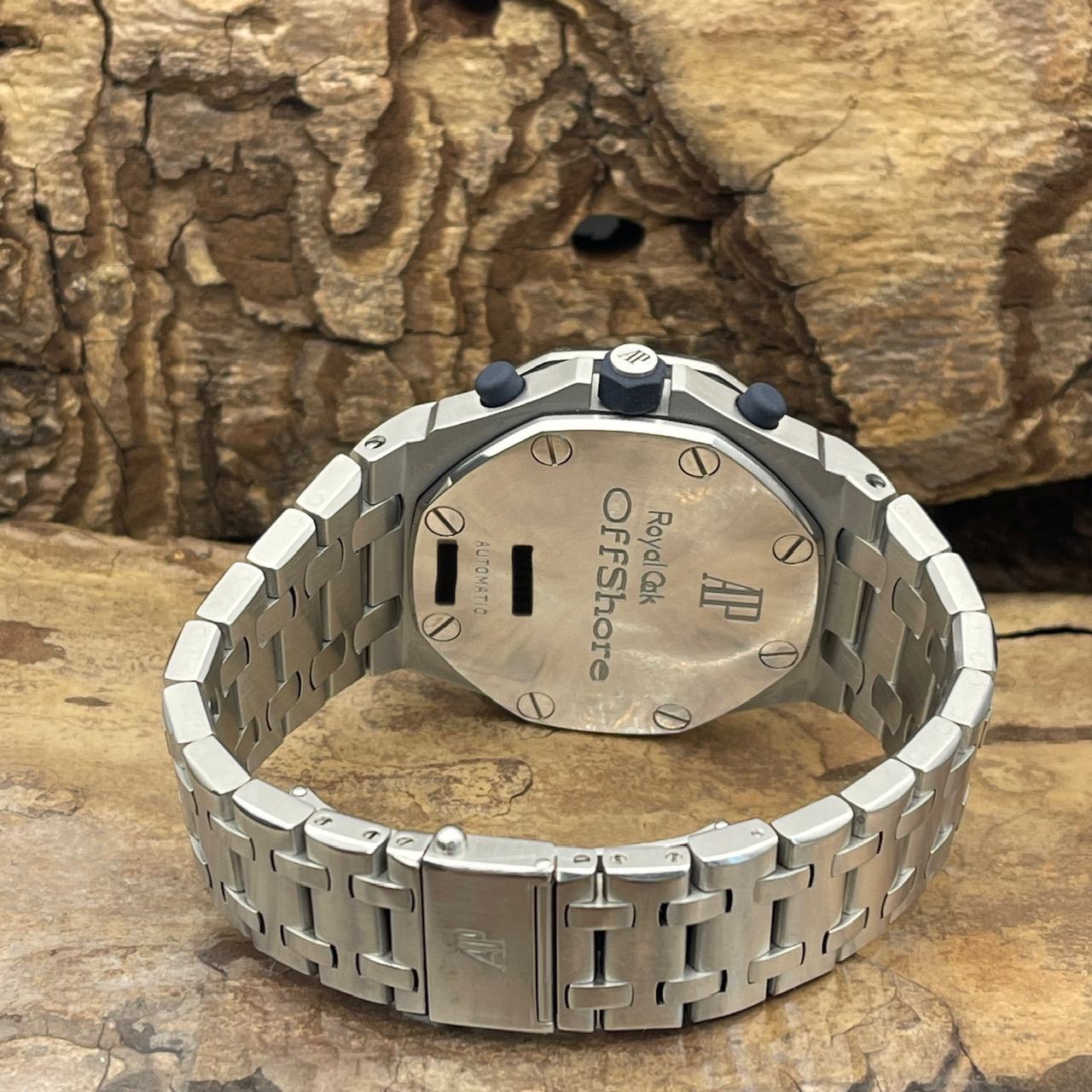audemars piguet royal oak off shore chronograph fullset 1997 ref. 25721st.oo.1000st.01 edelstahl mit blauem zifferblatt, gebraucht, edelstahl Armband, Gehäuseboden und rückseite