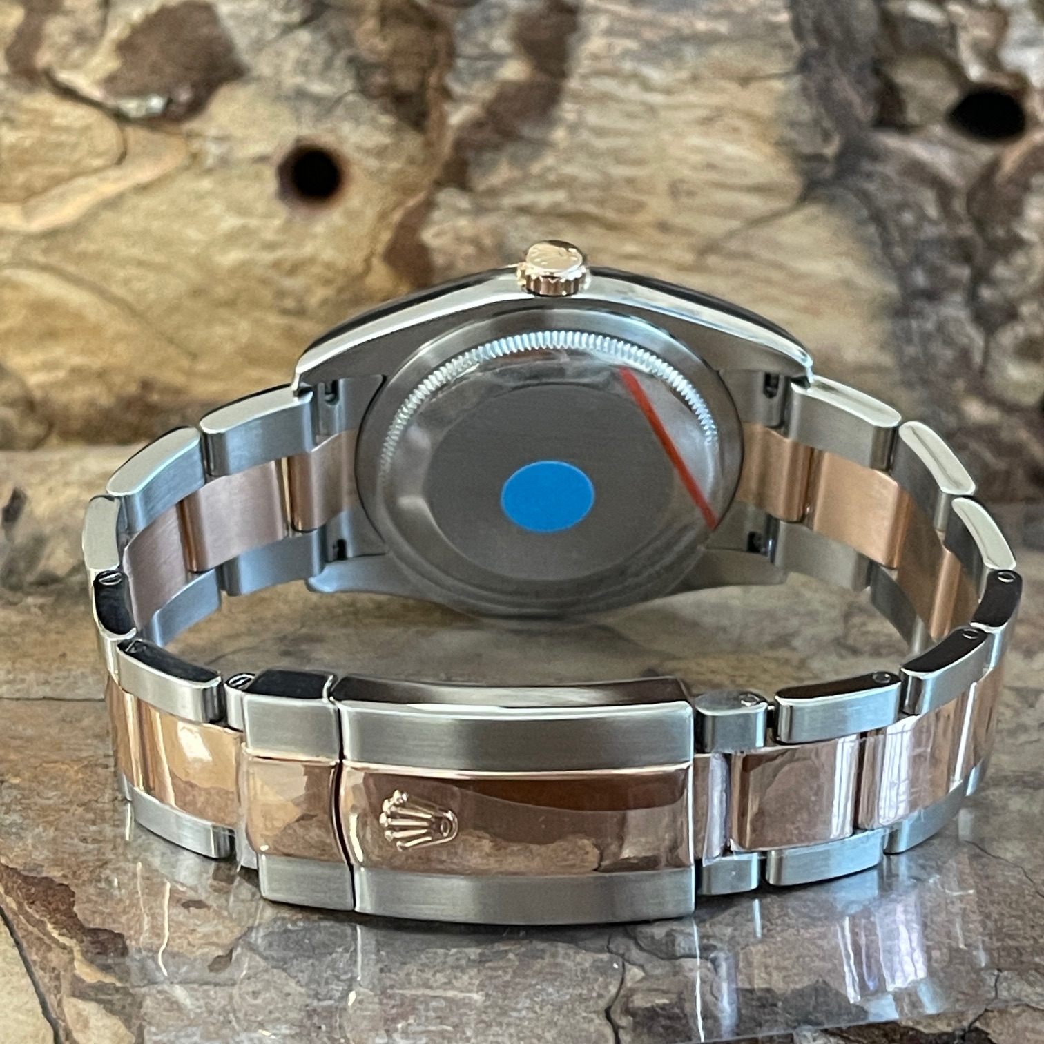 Faltschließe, Gehäuseboden und Rückseite der gebrauchten Rolex Datejust 36 Ref. 116201 mit Stahl-Roségold-Armband im sehr guten Zustand