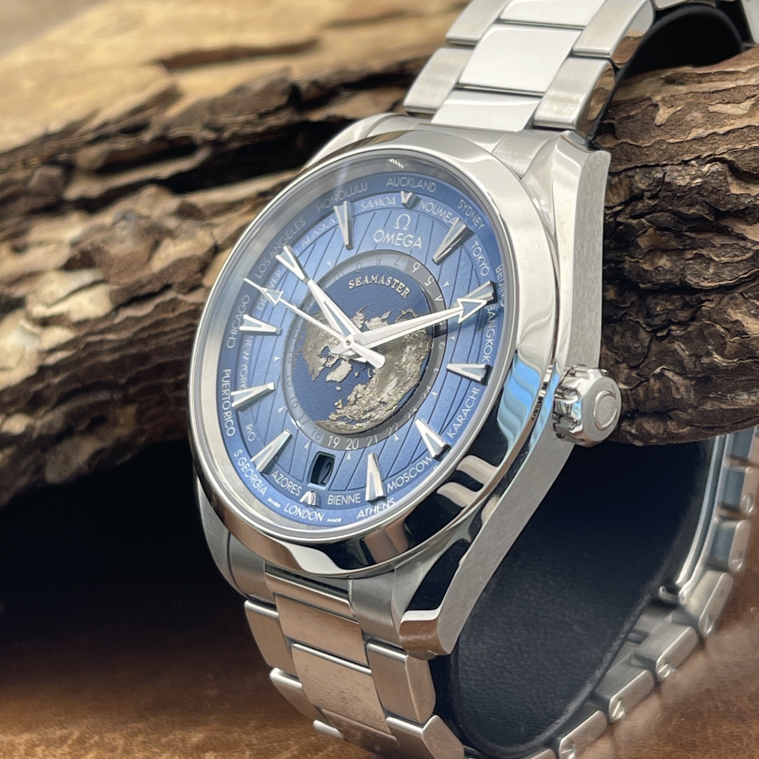 Omega - Seamaster Aqua Terra Worldtimer 43mm - FULL SET 2026 - Ref. 22010432203002