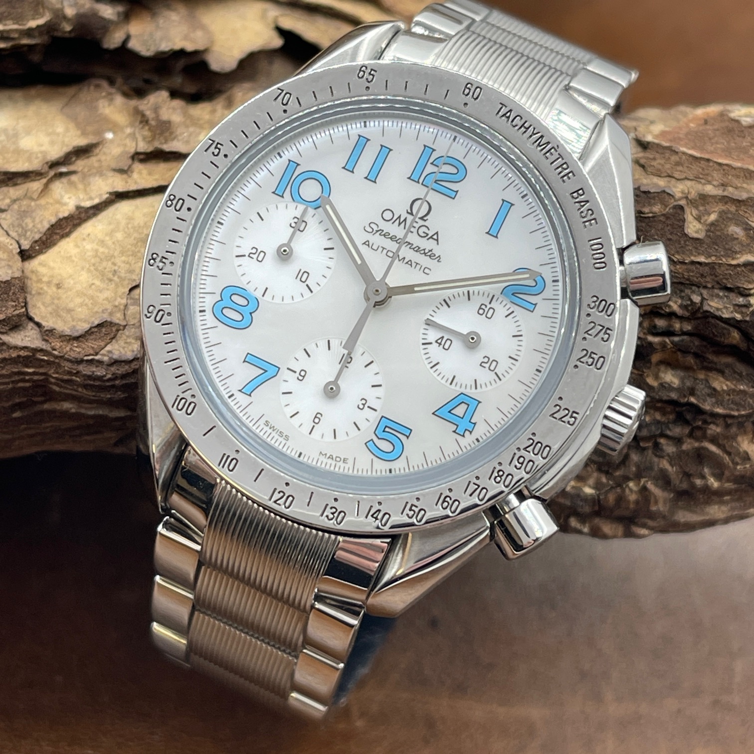 Gebrauchte Omega Speedmaster Automatic, Red. 175.0042, in Stahl, Vintage, sehr guter Zustand, Gesamtansicht der Uhr