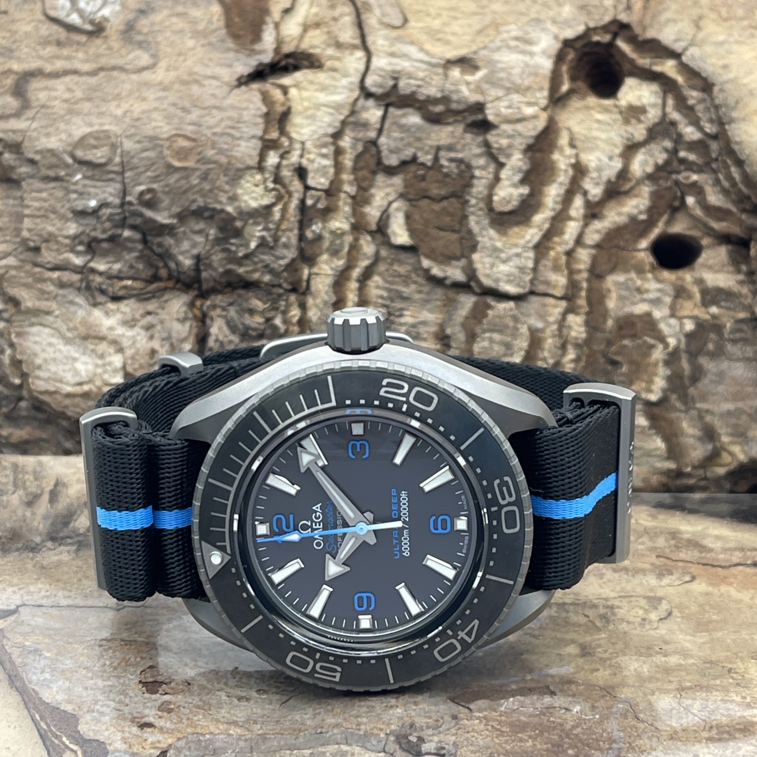 Omega - Seamaster Diver Ultra Deep Titan 6000M - NEUWARE - FULLSET 2026 - Ref. 215.92.46.21.01.001