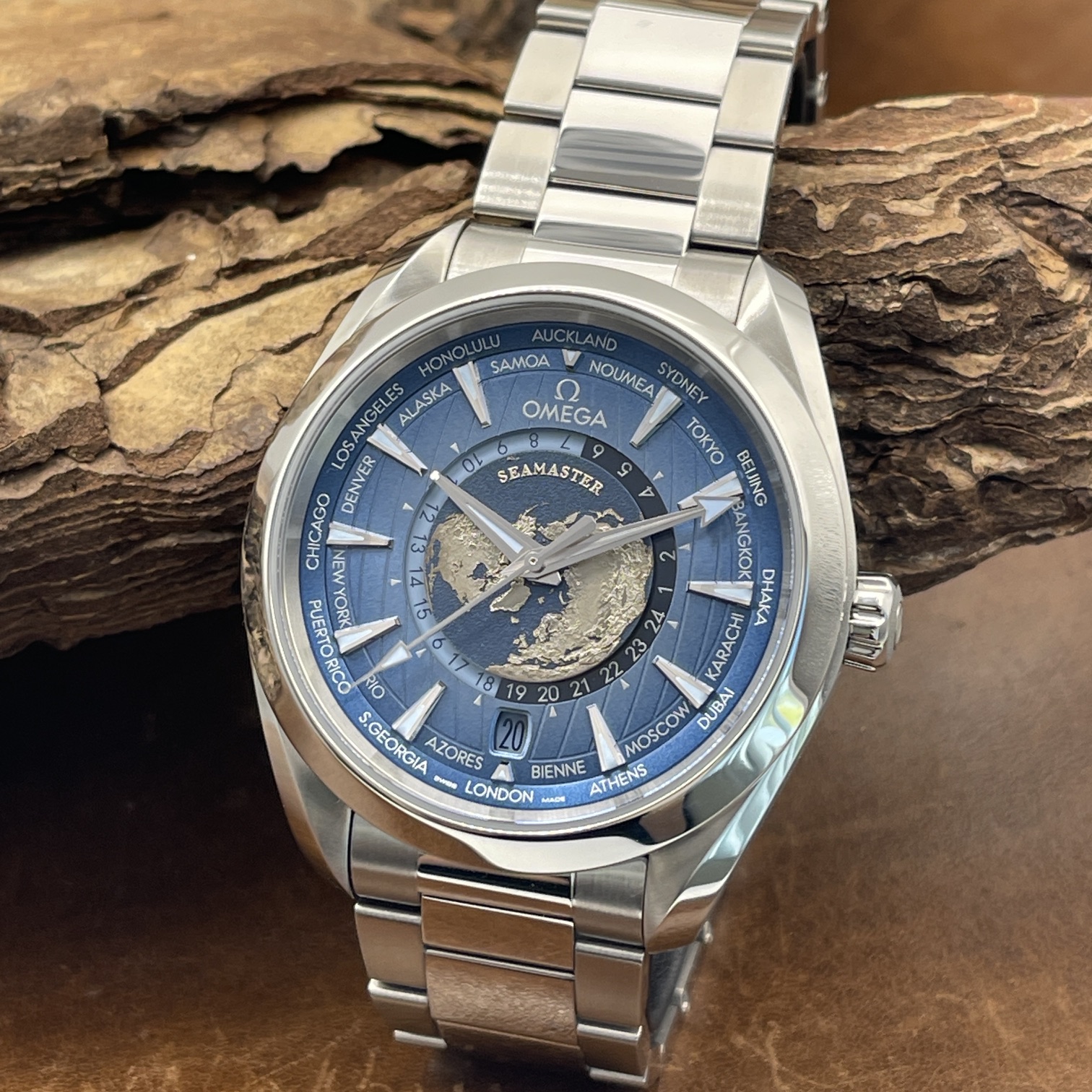 Omega - Seamaster Aqua Terra Worldtimer 43mm - FULL SET 2026 - Ref. 22010432203002