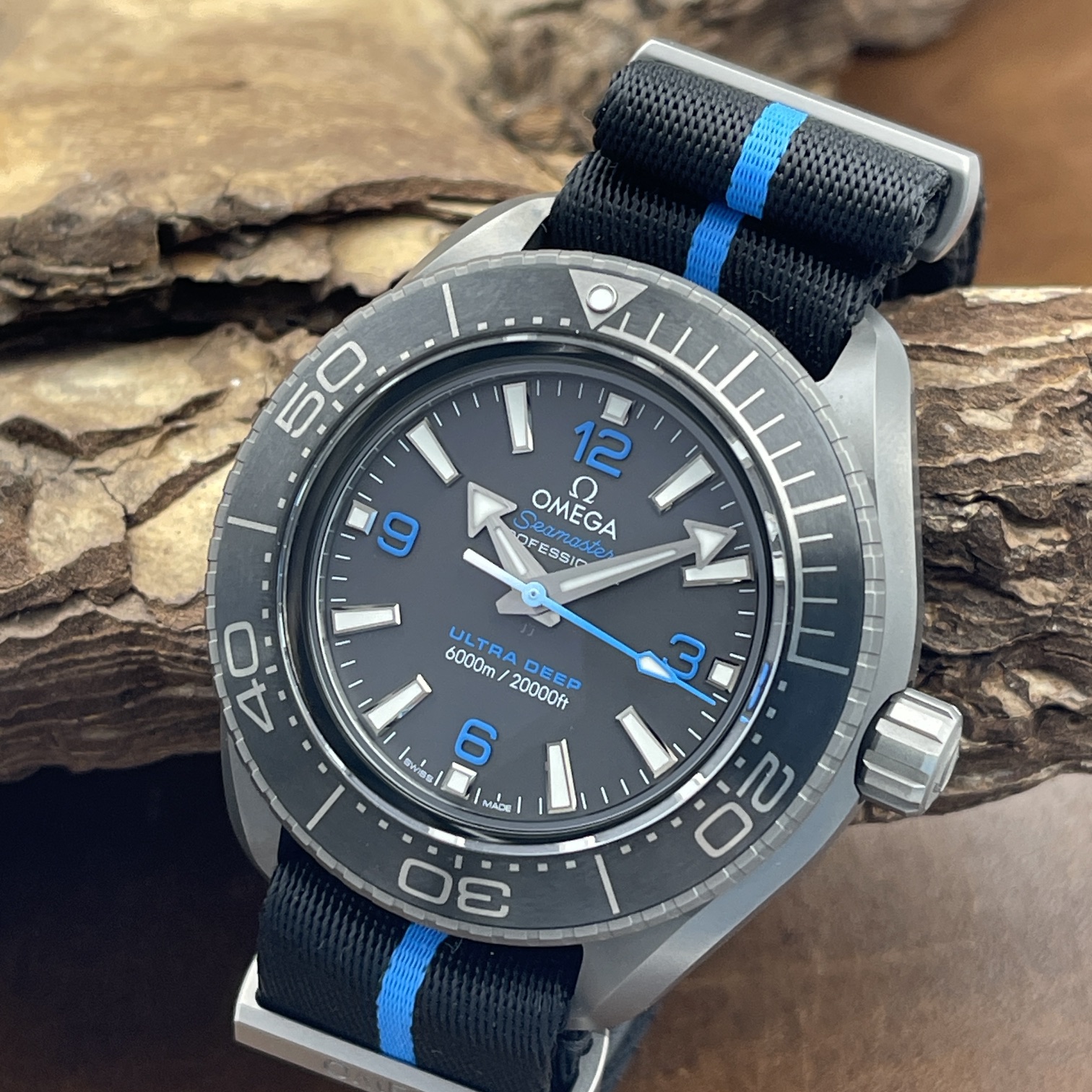 Omega - Seamaster Diver Ultra Deep Titan 6000M - NEUWARE - FULLSET 2026 - Ref. 215.92.46.21.01.001