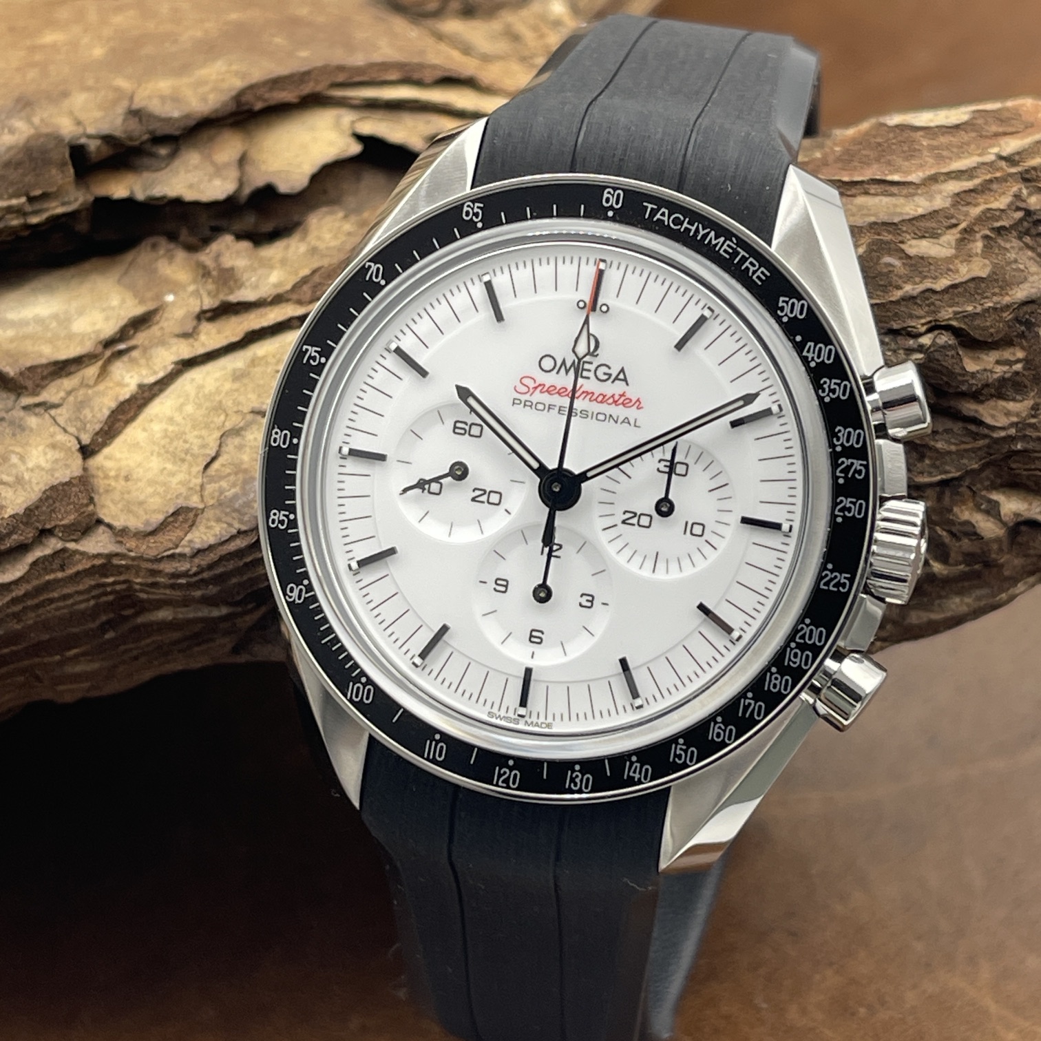 Omega - Speedmaster Professional Moonwatch Saphir - NEUWARE - FULLSET 2026 deutsch - Ref. 31032425004001