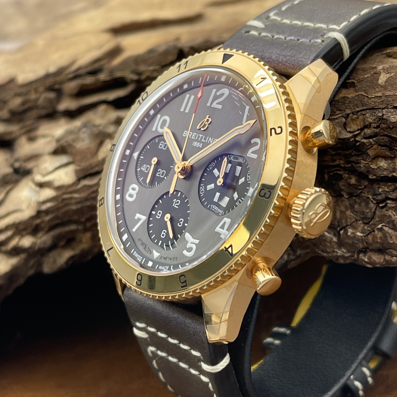 Breitling - Classic Avi Chrono 42 P-51 Mustang Roségold - NEUWARE - FULLSET 2026 - Ref. R233801A1B1X1