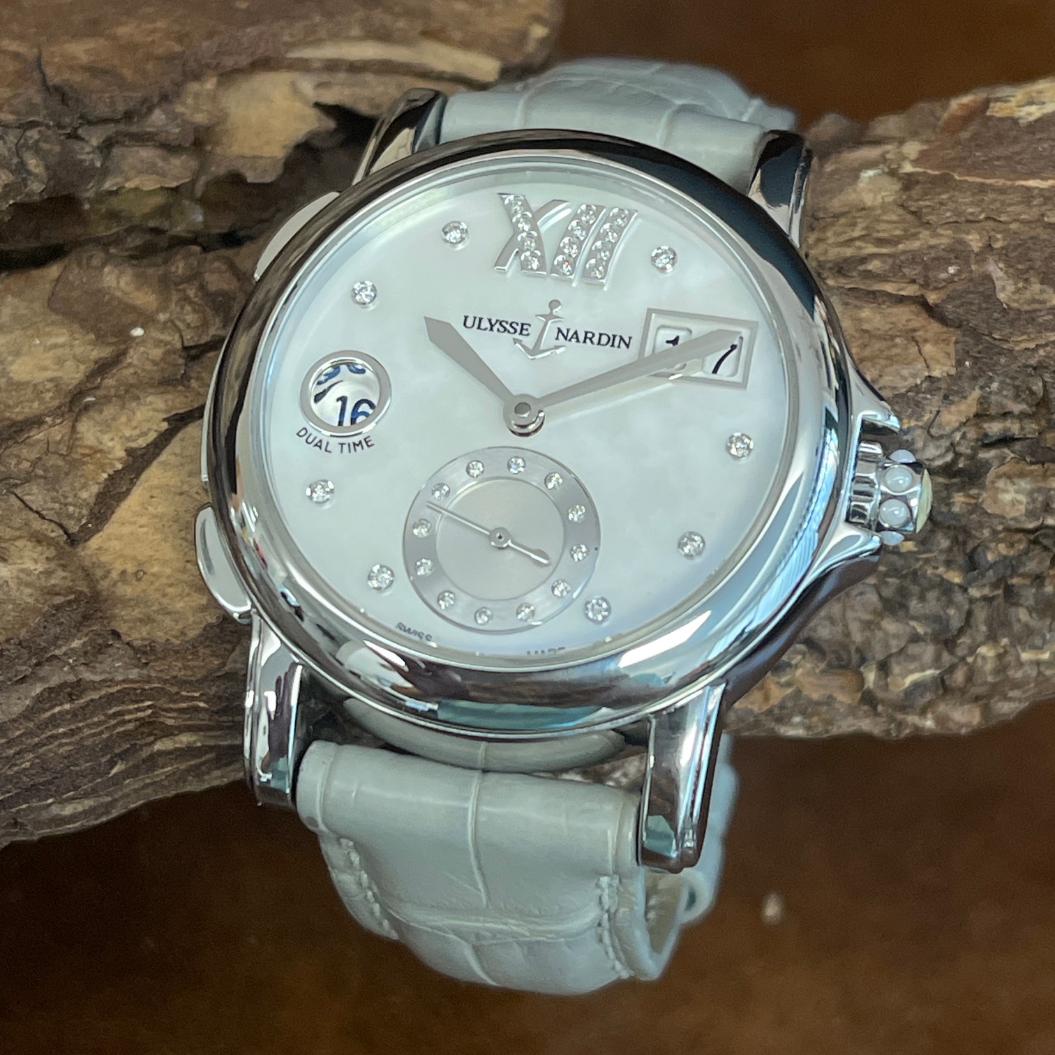 Ulysse Nardin Dual Time Lady - Ref. 243-22, Edelstahl, 37mm, sehr guter Zustand, Detailansicht der Uhr
