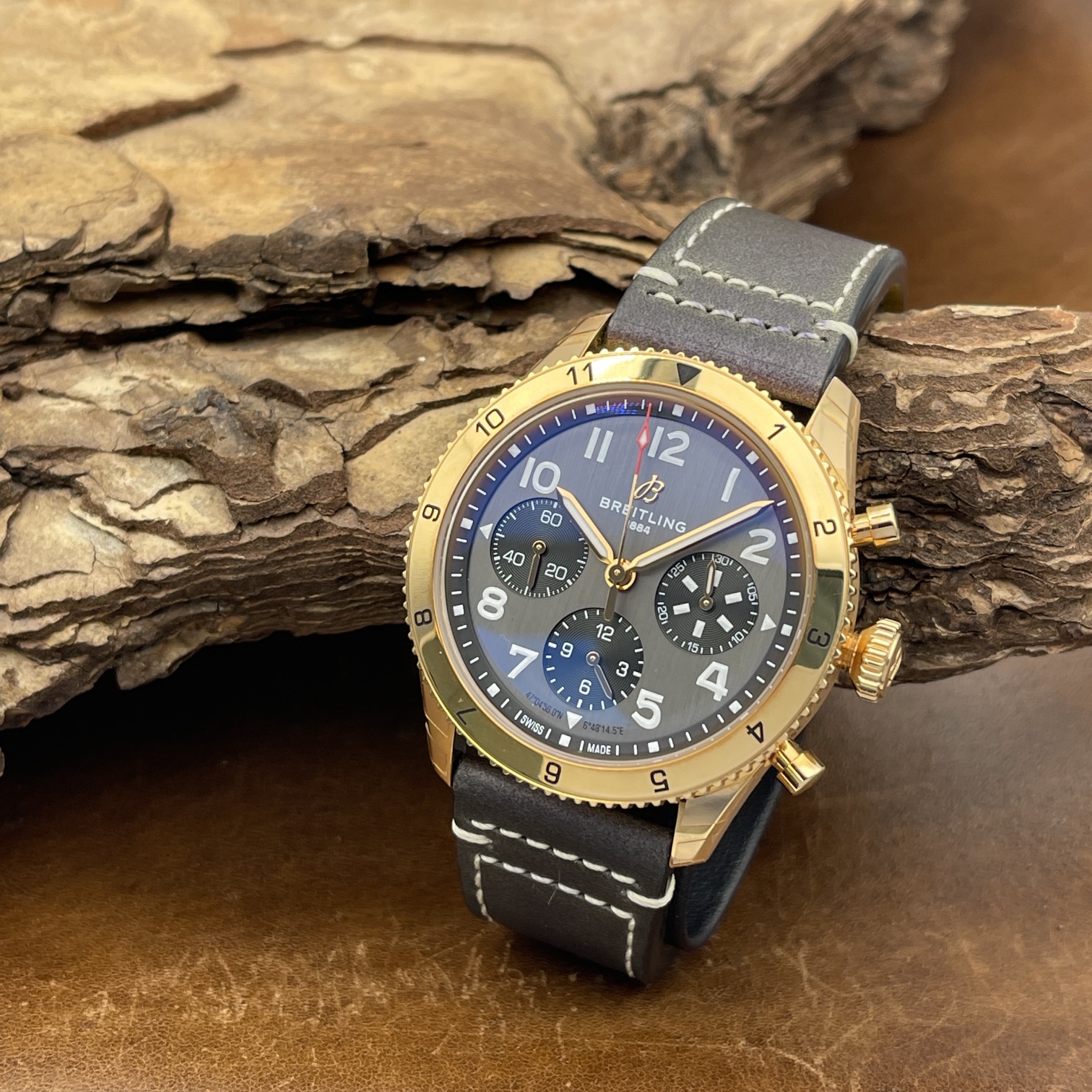 Breitling - Classic Avi Chrono 42 P-51 Mustang Roségold - NEUWARE - FULLSET 2026 - Ref. R233801A1B1X1