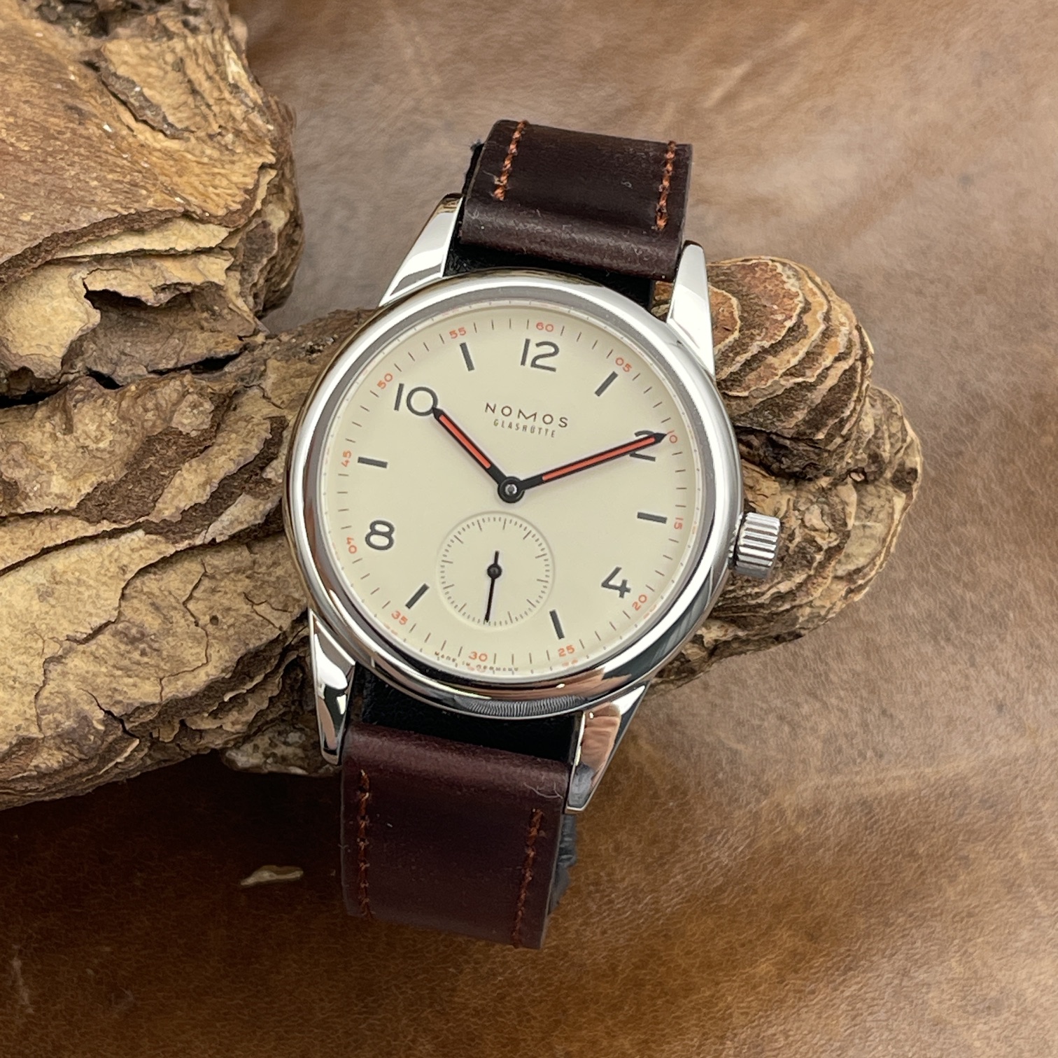 Nomos Glashütte - Club - FULLSET 2007 deutsch - Ref. 701.1, Stahl 36mm , sehr guter Zustand, Automatik- Gesamtansicht der Uhr