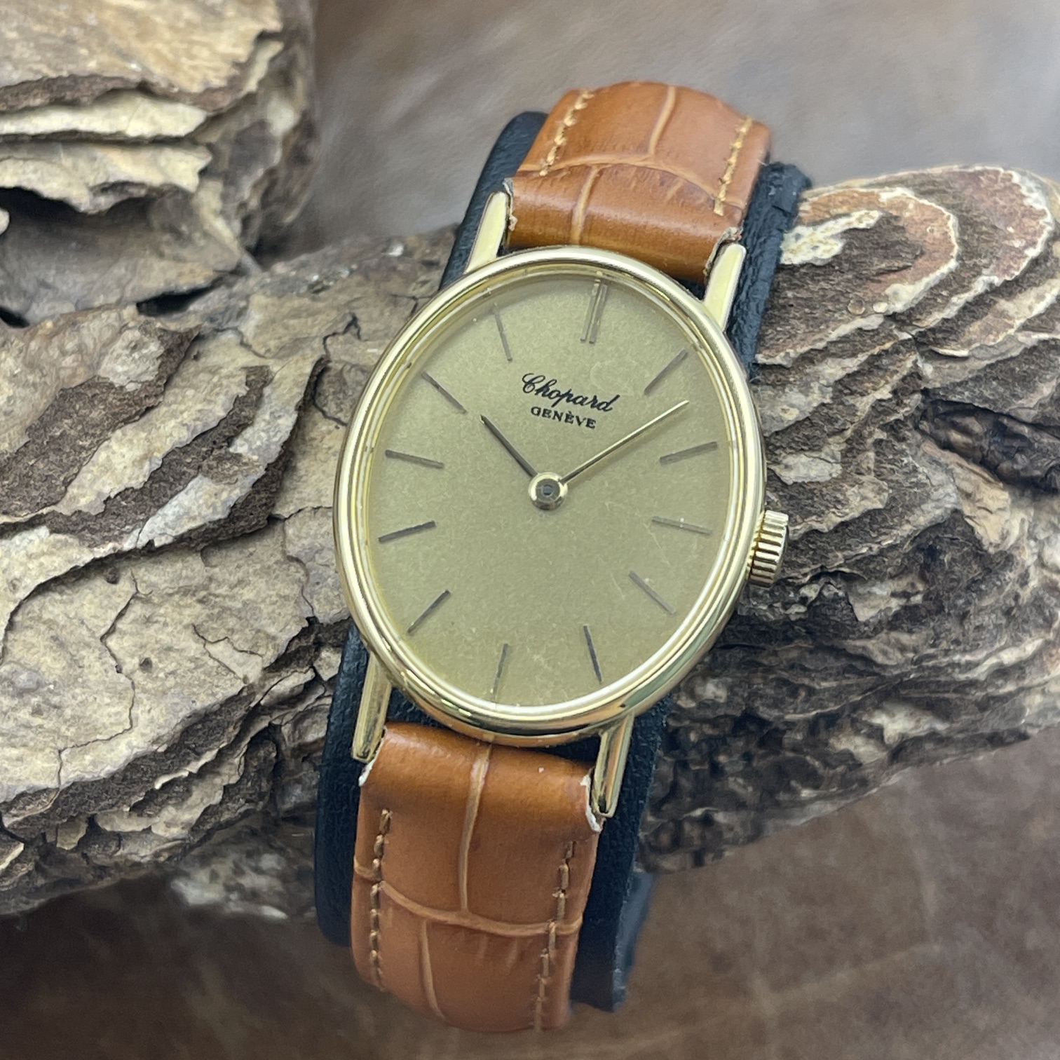 Chopard - Geneve Lady Vintage - Ref. 5125 - 26mm - gelbgoldenes Zifferblatt in sehr guter Zustand - Detailansicht der Uhr