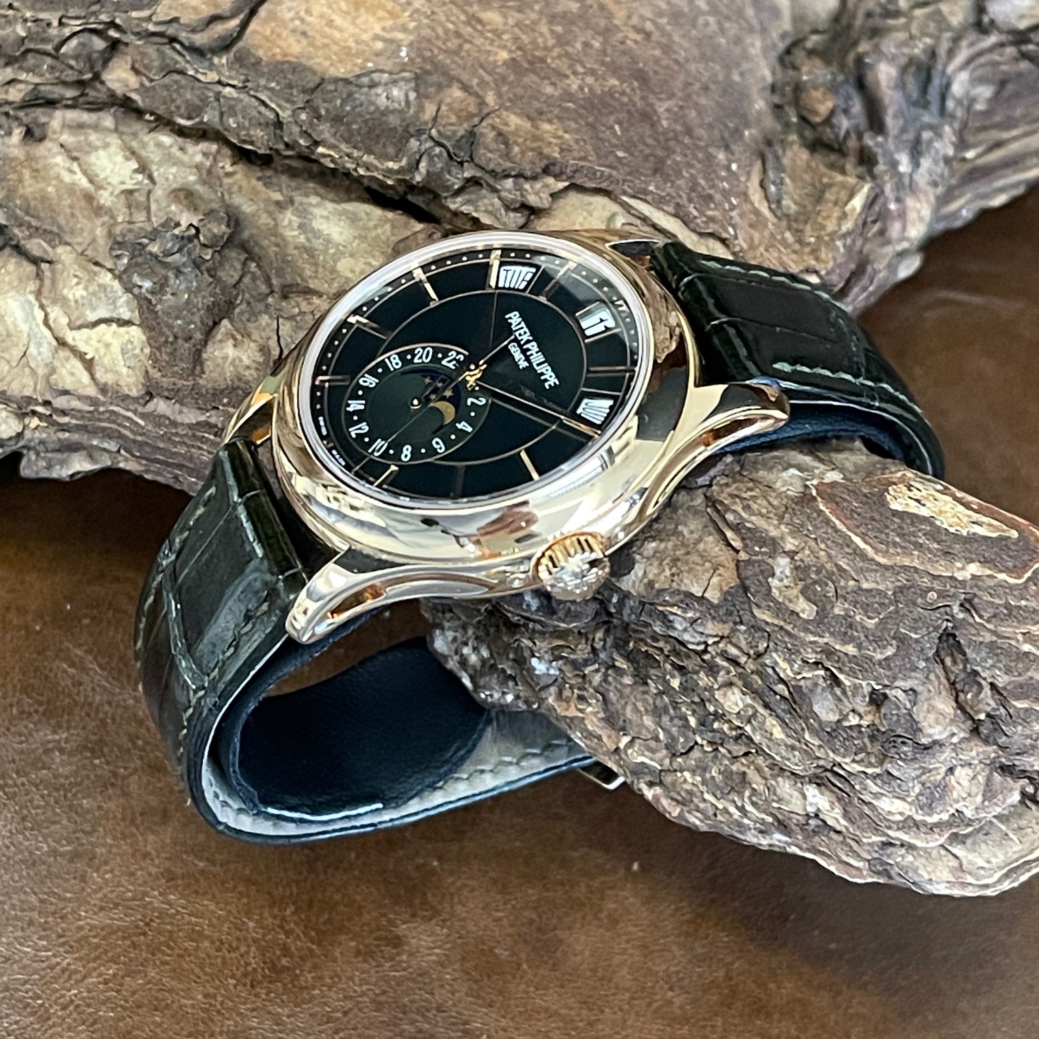 Patek Philippe Annual Calendar - FULL SET 2022 - Ref. 5205R-011
