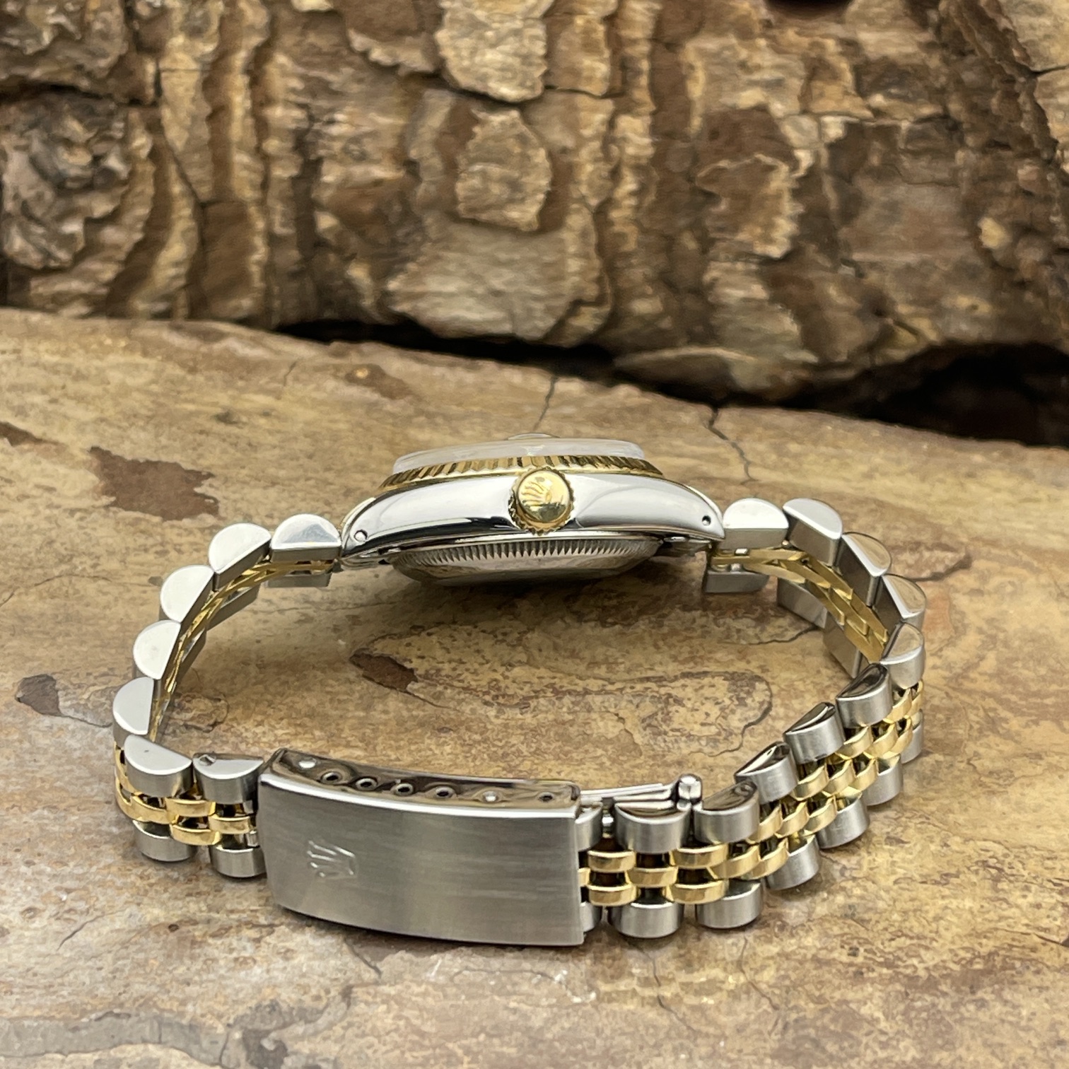 Rolex - Oyster Perpetual Datejust Lady 26 - Vintage - Ref. 6917 , in guter Zustand mit goldenes Zifferblatt , Vintage - Edelstahl Gelbgold 18kt - Rückseite, Gehäuseboden, Faltschließe