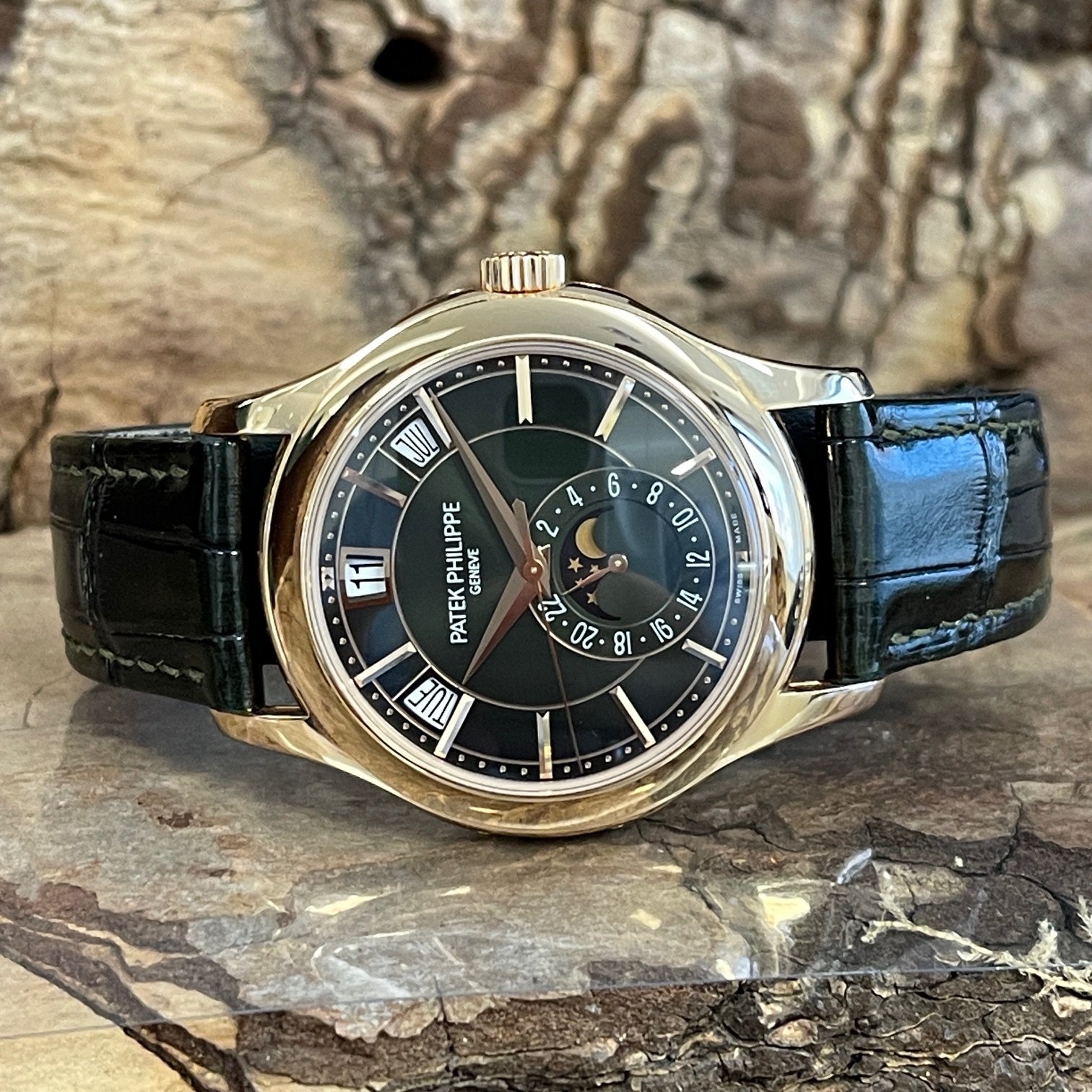 Patek Philippe Annual Calendar - FULL SET 2022 - Ref. 5205R-011