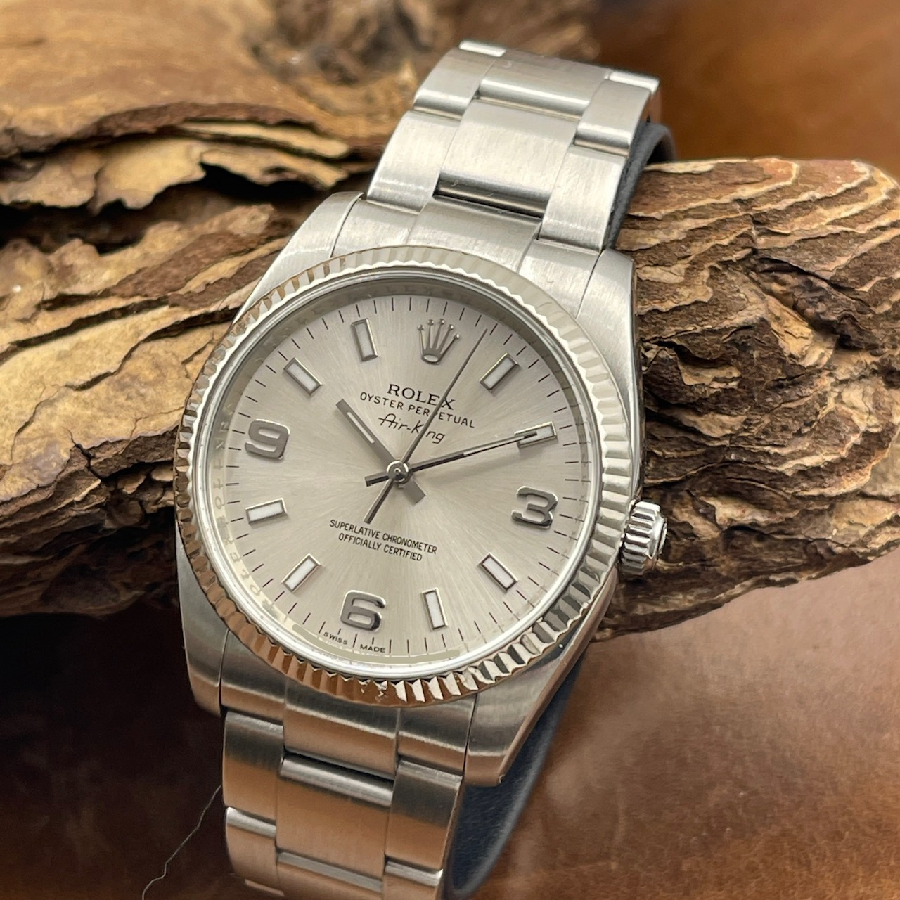 Rolex - Air-King 34 - Weißgold Lünette - Ref. 114234 - Graues Zifferblatt in sehr guter Zustand - Detailansicht der Uhr