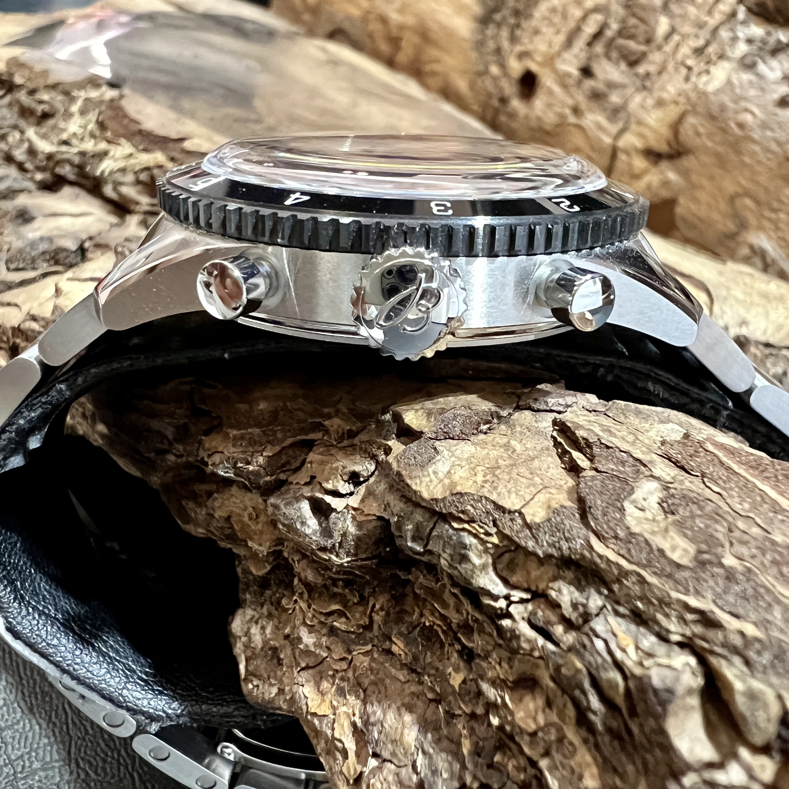 Breitling - Classic AVI Chronograph 42 Mosquito - FULLSET 2023 - Ref. Y23380