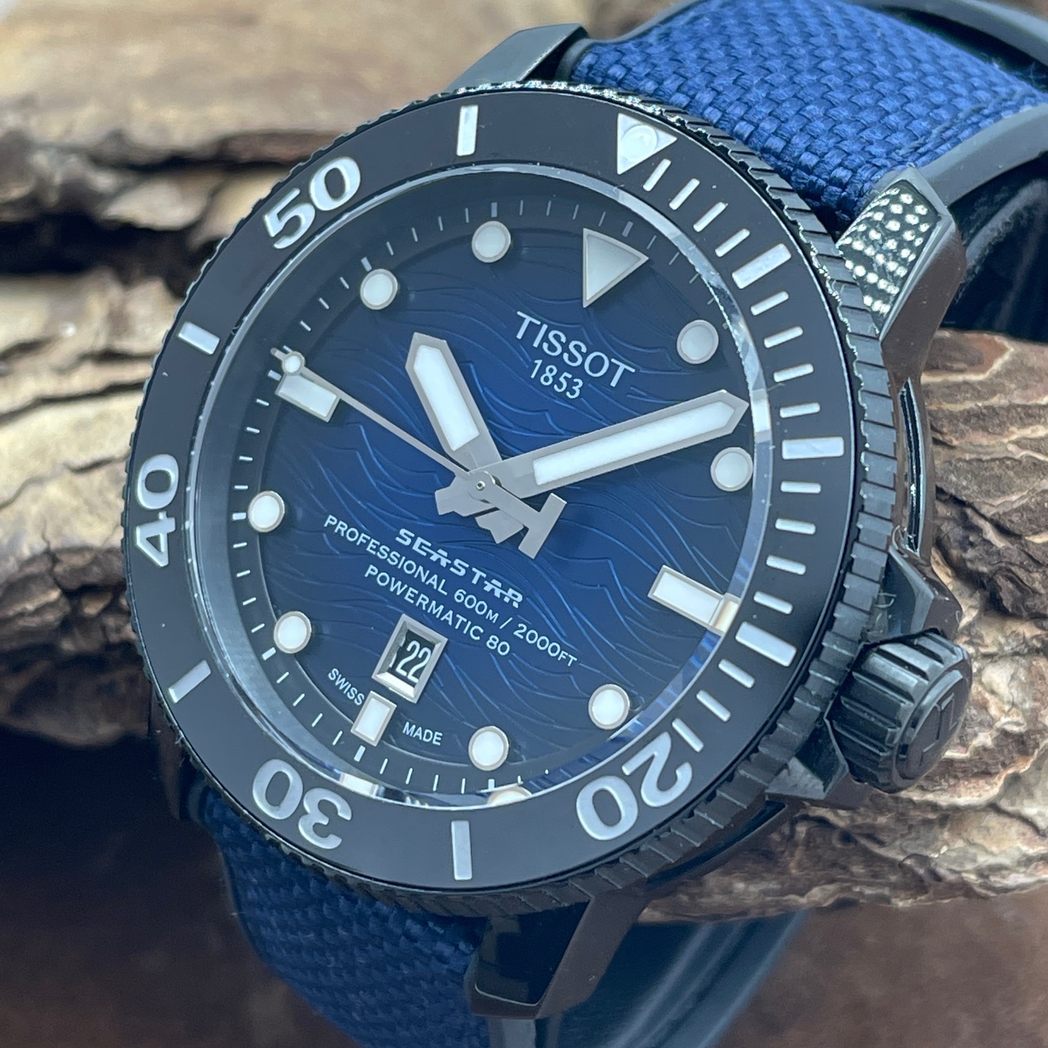 Tissot - Seastar 2000 DLC 46 - FULLSET 2022 - Ref. G2U 6Qg MR9 KDF, Sehr Guter Zustand, Neuwertig, Fullset, Stahl, Kautschuk Textilband, Detailansicht der Uhr