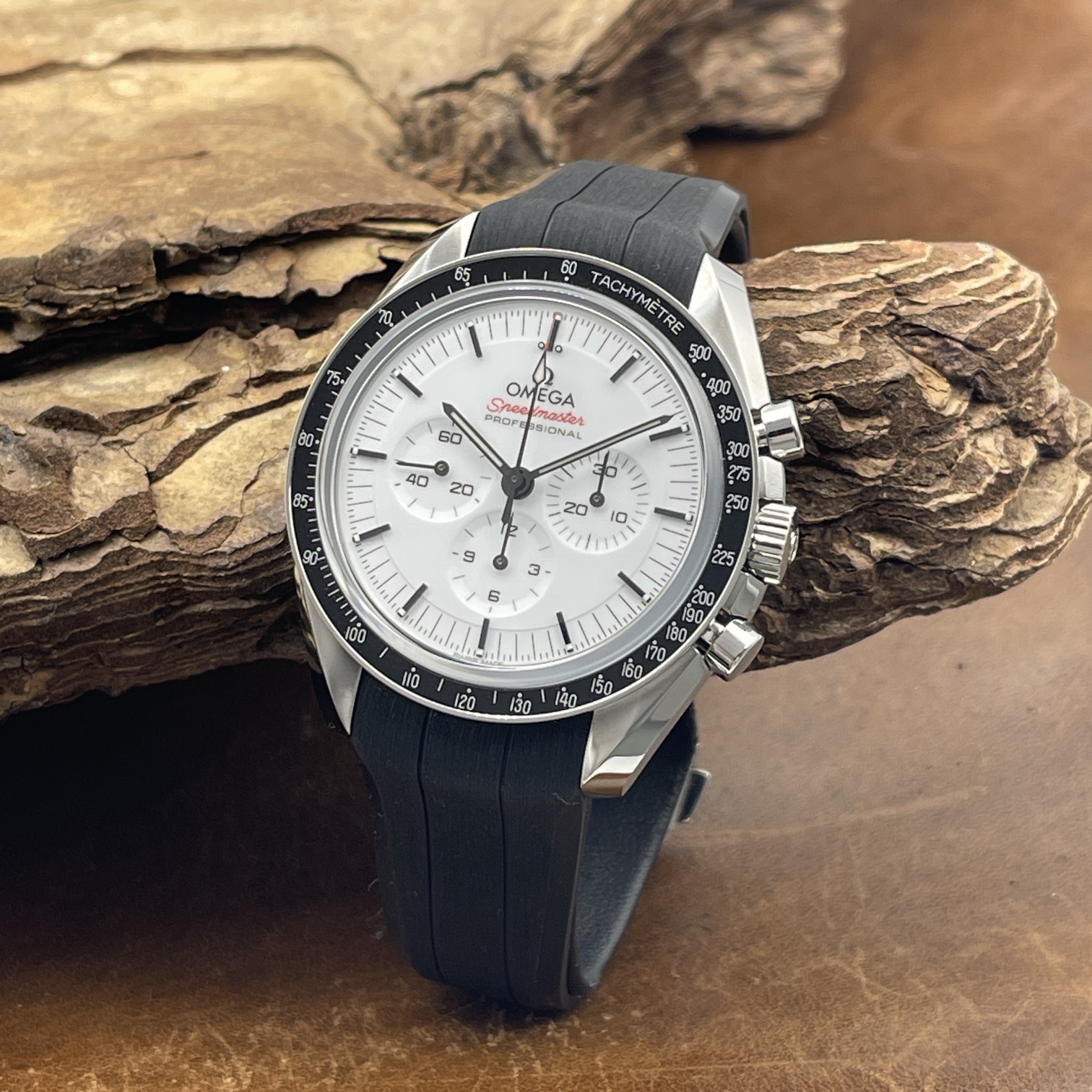 Omega - Speedmaster Professional Moonwatch Saphir - NEUWARE - FULLSET 2026 deutsch - Ref. 31032425004001